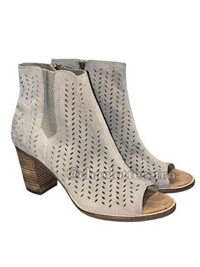 Toms • Majorca Perforated Leaf Peep Toe Bootie